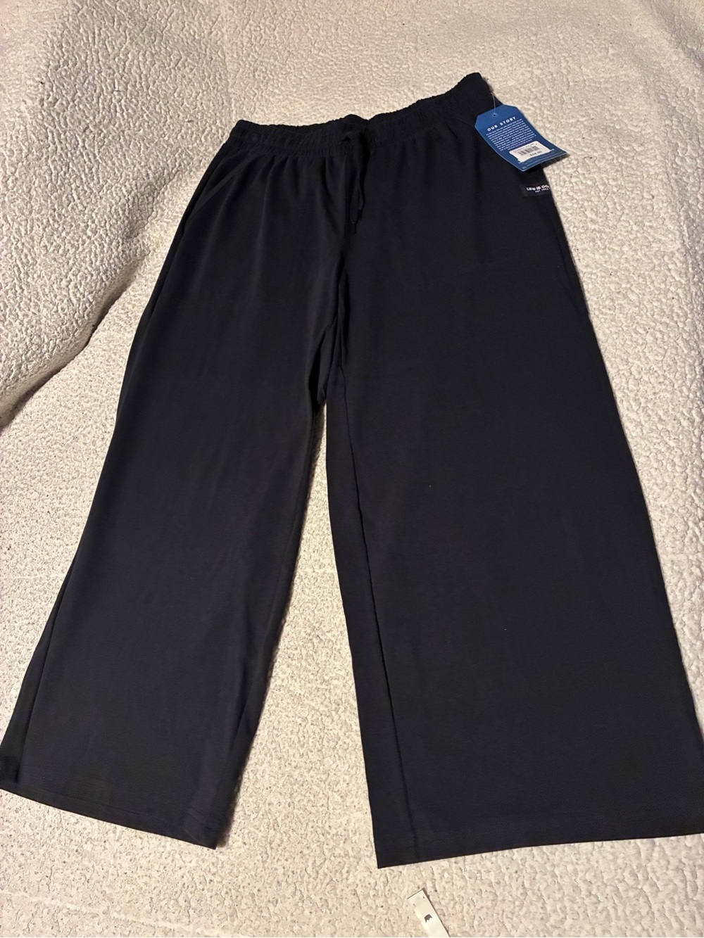 Life Is Good Black Wide-Leg Crusher Flex Crop Pants, size small, new with tags